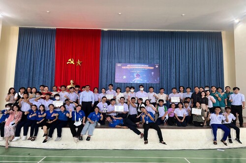 Hội thi RoboCon UEH 2023 – The UEH Dancing Robot Contest và Bế mạc lớp tập huấn “Giảng dạy STEM” cho giáo viên và học sinh phổ thông tỉnh Khánh Hòa năm 2023