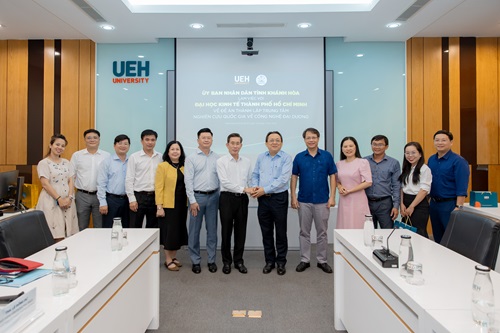 UBND tỉnh Khánh Hòa làm việc với UEH về Đề án Thành lập Trung tâm nghiên cứu quốc gia về công nghệ đại dương