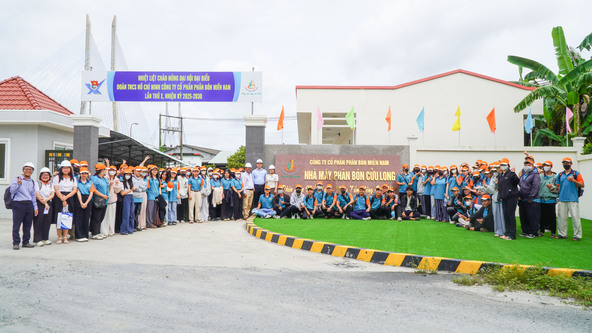 Sinh viên UEH Mekong tham quan Nhà máy Phân bón Cửu Long: Hành trình kết nối lý thuyết với thực tiễn