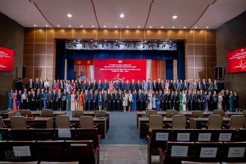 27/10/1976 – 27/10/2025: 49 năm thành lập UEH, từ di sản tri thức đến thế hệ tiếp nối sứ mệnh