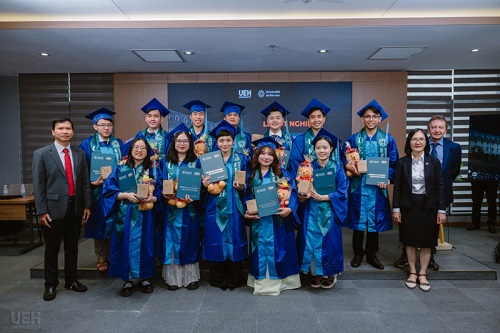 Lễ tốt nghiệp Khóa 1 Chương trình liên kết Cử nhân Tài chính Ứng dụng giữa UEH – Đại học RENNES (Pháp): Dấu mốc khẳng định tầm cao hợp tác giáo dục quốc tế