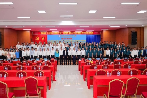 Đại học Kinh tế Thành phố Hồ Chí Minh ký kết hợp tác với Công ty TNHH Nhà nước MTV Yến sào Khánh Hòa