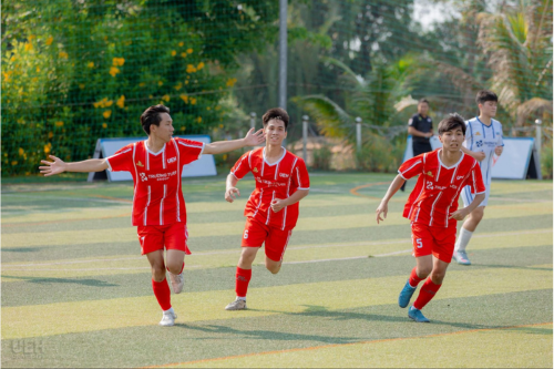 [Trường Tươi Group – UEH League 2026] [Bóng đá Nam] Vòng 1: Mưa bàn thắng, thế trận bùng nổ