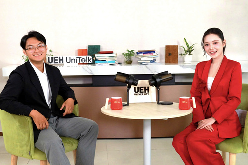 [UEH Uni Talk] Live Talk Hướng Nghiệp Bền Vững 5.0 “Empowering Tomorrow” – Áp lực đồng trang lứa không phải rào cản cho bản thân “hiểu mình”