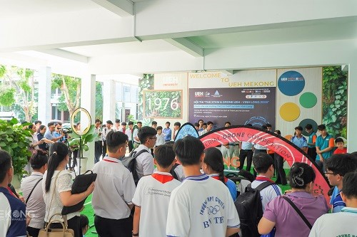 [UEH 50] Khai mạc Hội thi “THE STEM & DRONE UEH – VINH LONG 2026” tại UEH Mekong: Khơi mở tư duy công nghệ – Kiến tạo tương lai số