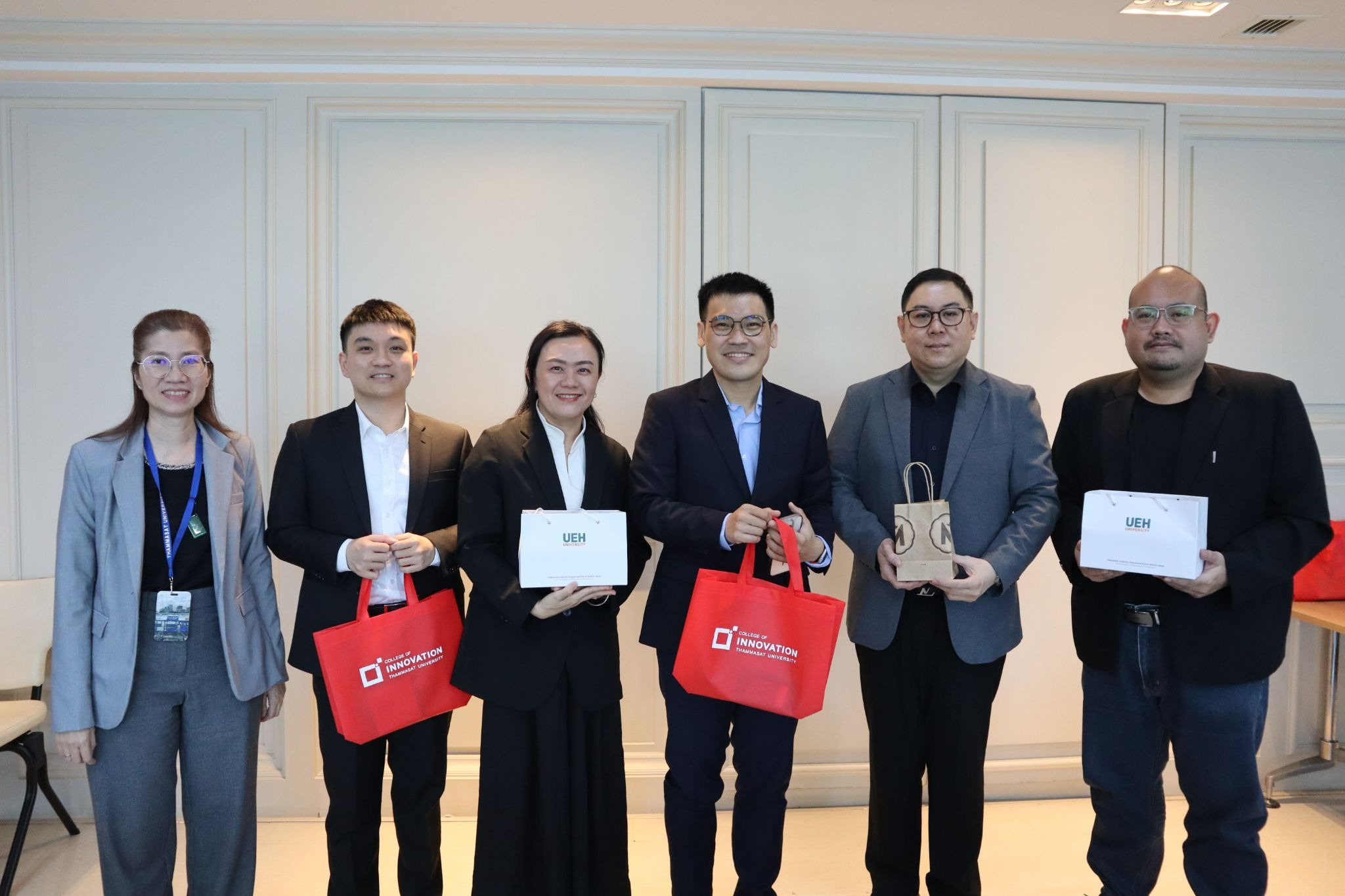 Đoàn công tác Viện Đổi mới sáng tạo UEH thăm và làm việc với Viện Đổi mới sáng tạo (College of Innovation), Đại học Thammasat, Thái Lan